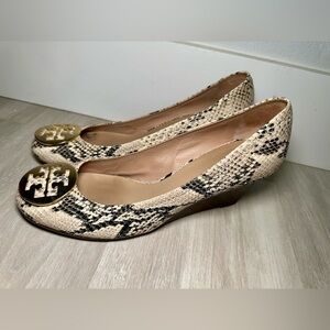 Tory Burch Julianne Snakeskin Wedge Heel Peep Toe Pumps Shoes Size 11M